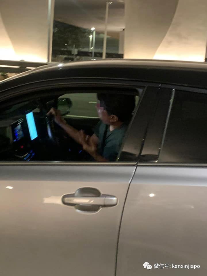 新加坡私召车司机强行要小费，不给就把乘客扔路边！