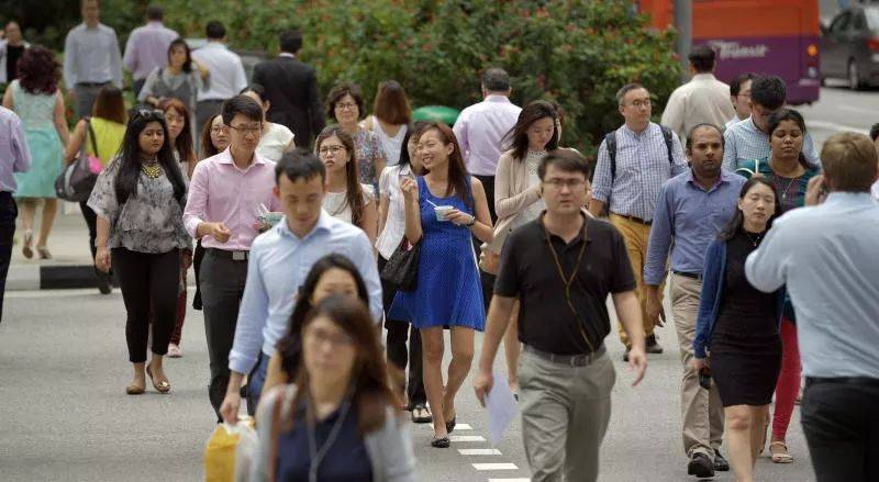 为了这个原因，近八成新加坡人考虑移民