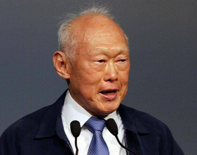 李光耀:新加坡比越南幸运,我们的殖民者是英国,而越南是法国