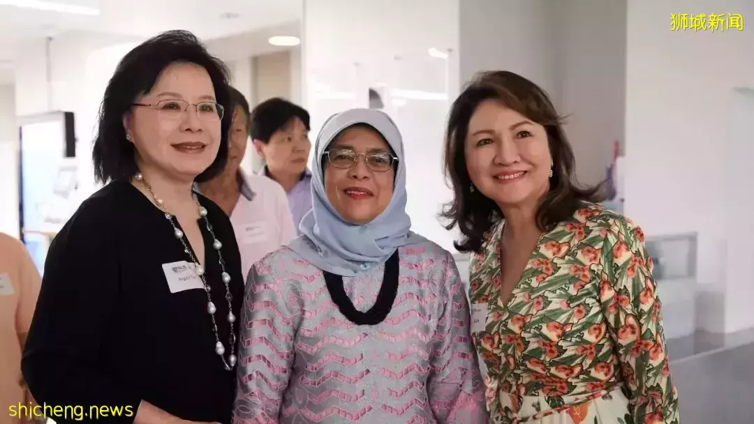 與NUS校友，總統 Halimah Yacob 一起慶祝新加坡女性年
