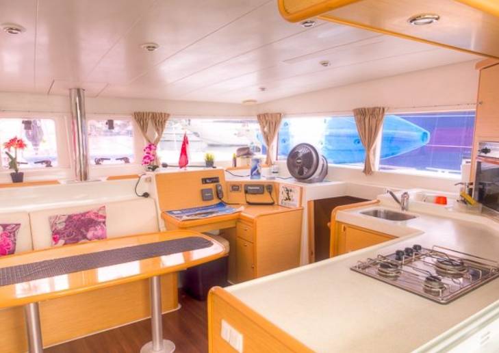 出海轰趴看日落！新加坡游艇攻略，低至89元/人