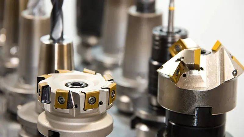 新加坡通過“新心相連”計劃再提供約1萬個就業培訓機會,集中在電子、精密工程和食品制造業