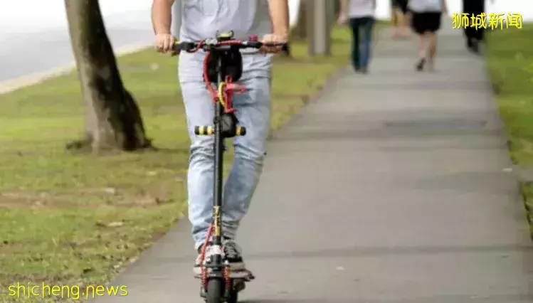 非法在人行道骑电动踏板车还摔向执法人员 战备军人坐牢罚款