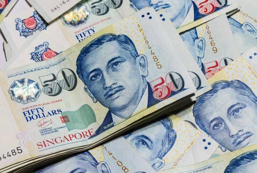 新加坡为什么这么多老年人在街头卖纸巾?每个月卖多少钱才能养活自己