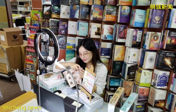 第36屆新加坡書展步入尾聲，各書商擴大促銷活動