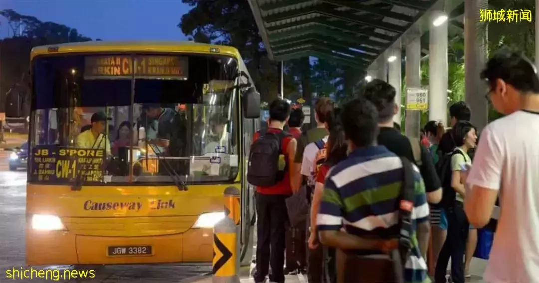 马来西亚恐陷人才荒！90万人来新加坡工作，政府坐不住了