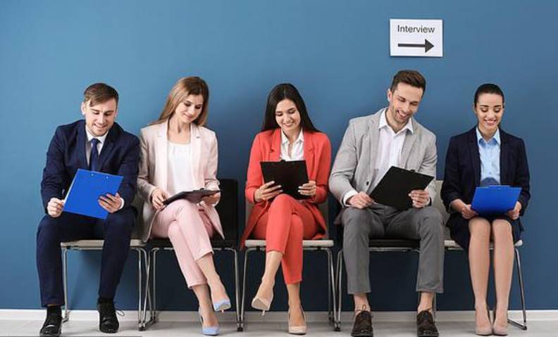 中国专家建议尽快开放三胎!网友:学新加坡发钱