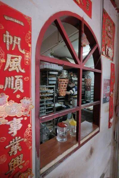 “這裏做的都是熟客，熟到掉下來啦”——逼近搬遷死線的新加坡‘老人區’長啥樣