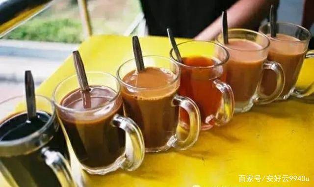 新加坡咖啡店里的咖啡之二黑咖啡