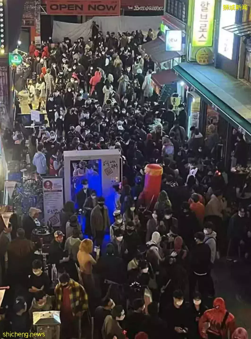 韩国失控!“共存”45天后紧急叫停!新加坡现24例奥密克戎,张文宏预测明年恢复正常生活