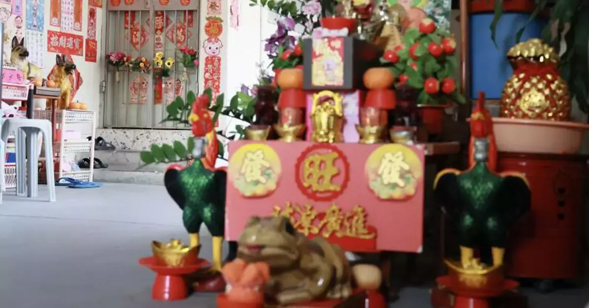 吵到用“橄榄球招式” 壮汉扑撞夺老翁命