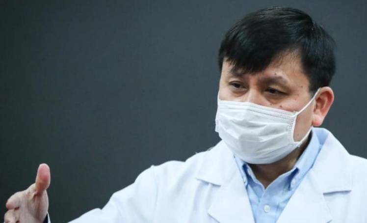 稱新加坡屬“武當”的抗疫網紅張文宏再出妙語:上海“瓷店抓老鼠”