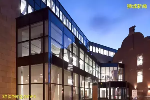 新加坡专升本,最快8个月拿到本科文凭