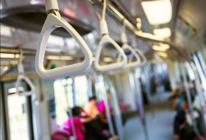 “明天就回國了!今晚,我突然想起在新加坡的50個第一次!”