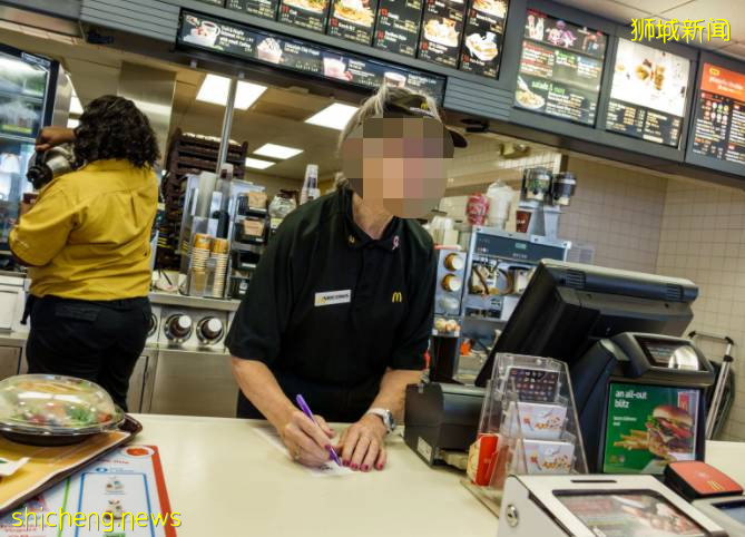 新加坡政界名人年薪38萬新幣,自爆媽媽仍在麥當勞打工