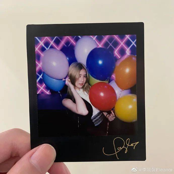 第一个入选今年亚太区最美面孔的新加坡女孩，在中国这么红