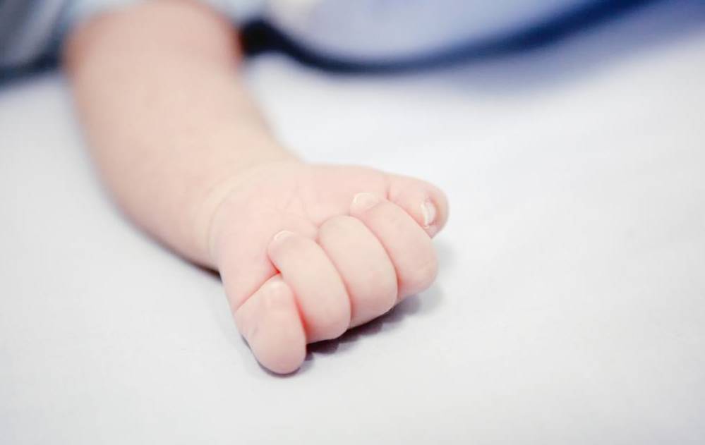 新加坡一名1歲女嬰確診;香港和新加坡再商討“旅遊氣泡”