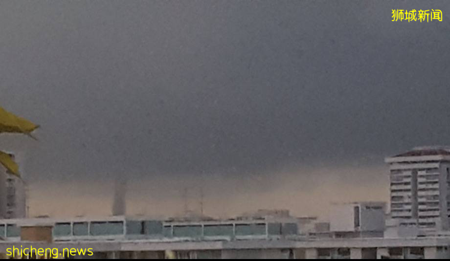 實拍！新加坡再現“水龍卷”！水柱直沖雲霄，猶如末日