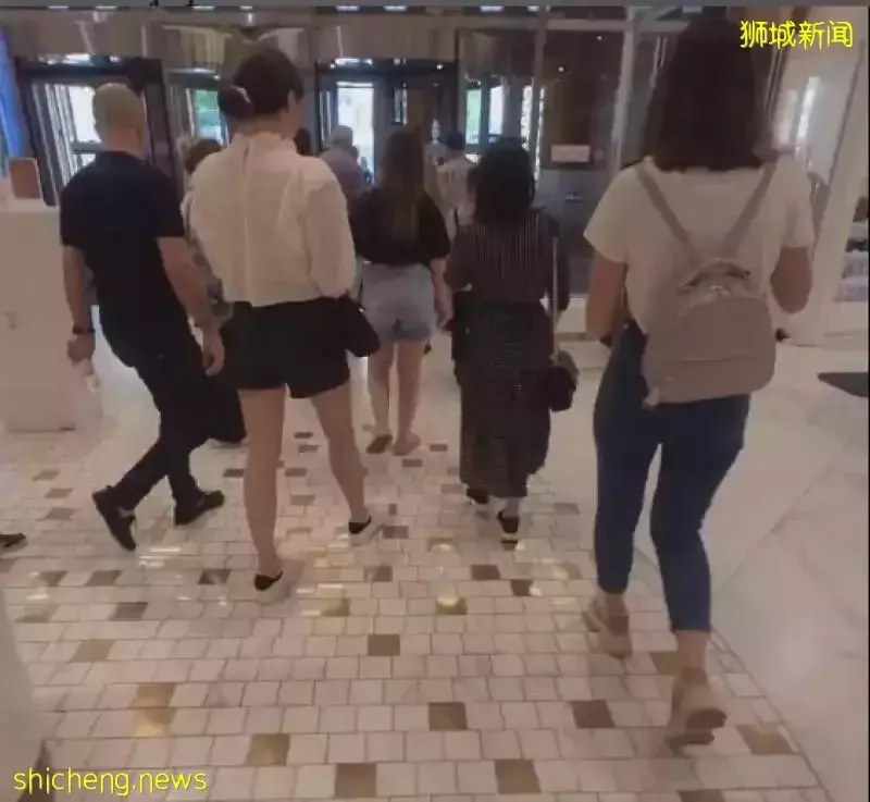 基辅商场购物 前艺人沈倾掞遇空袭警报