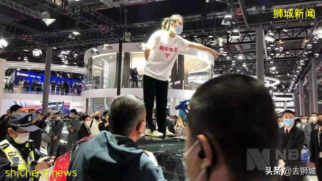 怪了！“追剧”特斯拉维权事件，新加坡人比我们还激动