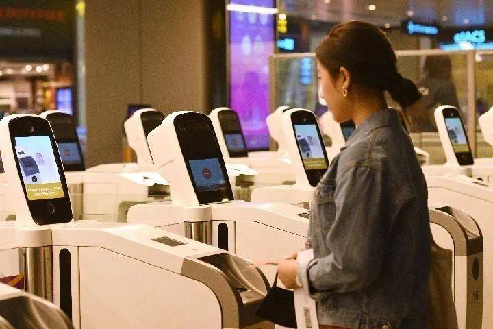 11月7日起,自新加坡出发搭乘航班前往中国的外籍旅客,可凭《健康状况声明书》登机