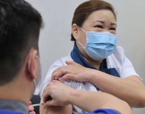 新加坡设立四个疫苗接种中心，已有6200人接种疫苗