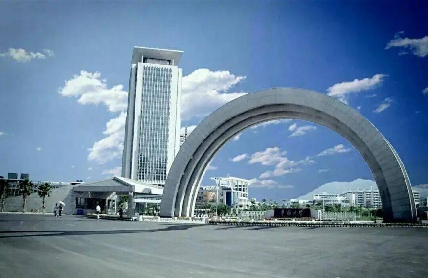 华侨大学在新加坡招研究生!免考研、大专学历可申请、学信网认证