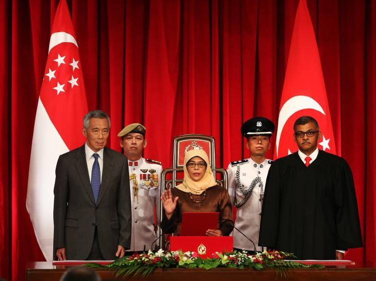 好奇心|新加坡第一位女总统，为什么不战而胜？