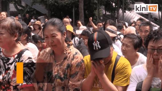 19名中国人飞到新加坡请愿：逮捕骗子团伙，还我们上亿美金的血汗钱