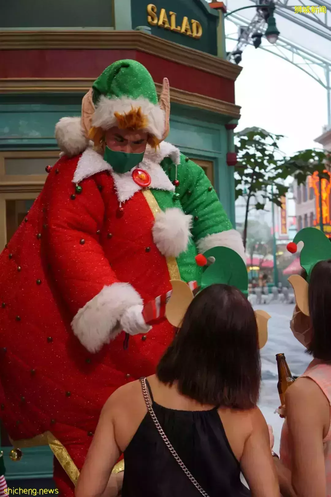 新加坡环球影城隐藏新玩法，仅2天！烟火秀、现场演出、不用排队、热带飘雪、网红美食