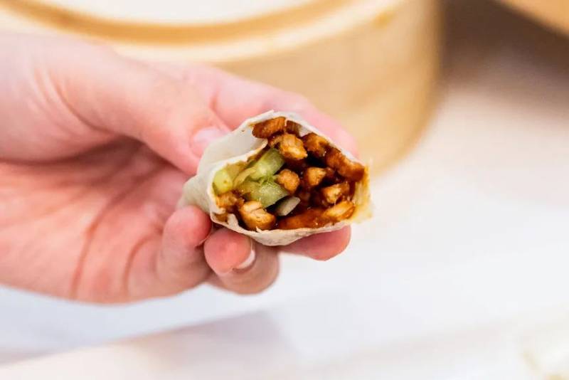 三人行新店開業!三人來吃就送招牌菜!全島三店同慶