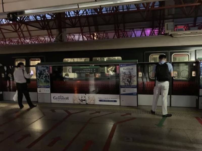 實拍!新加坡地鐵線大崩潰!人擠人,黑暗中被鎖車廂三小時