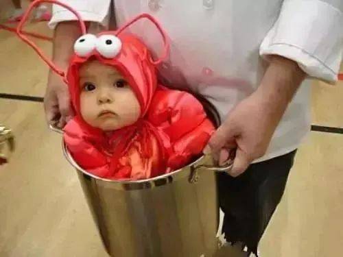 儿童节花样百出!新加坡给大人放假、西班牙糖果游行、巴西要挨针、英国“打”老师