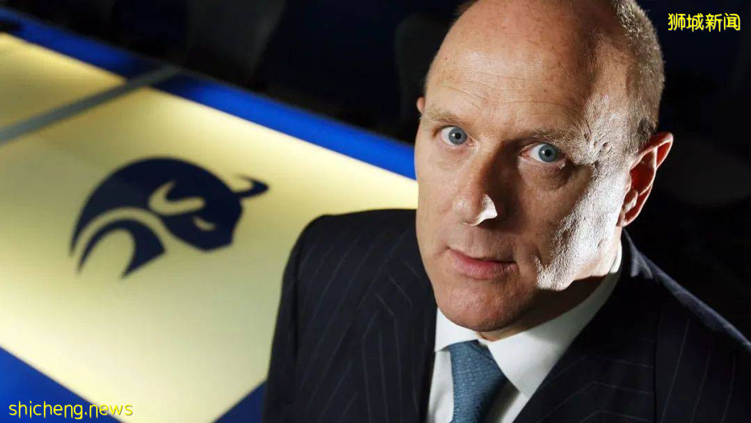 15岁就辍学的少年,竟创办了一家价值约10亿英镑的公司,如今被授予英国终身贵族爵位,光鲜背后,都是无人知晓的努力和坚持