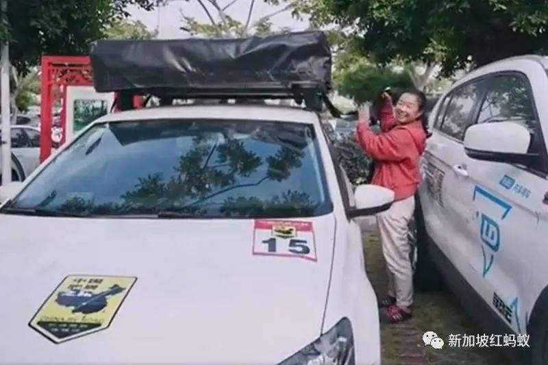 丟下丈夫爲自己而活，離家自駕遊的“中國阿姨”紅到美國和新加坡