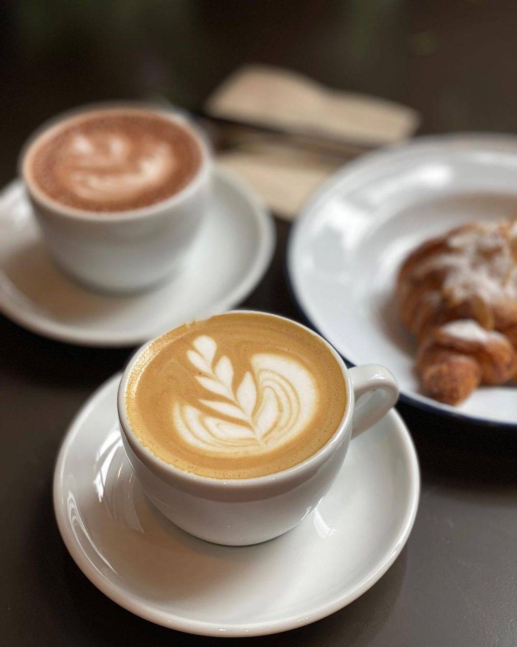 神秘魔幻黑暗大樓🏛內藏Alchemist咖啡館☕低調奢華風格、手作咖啡面包,承包你的早午餐🖤