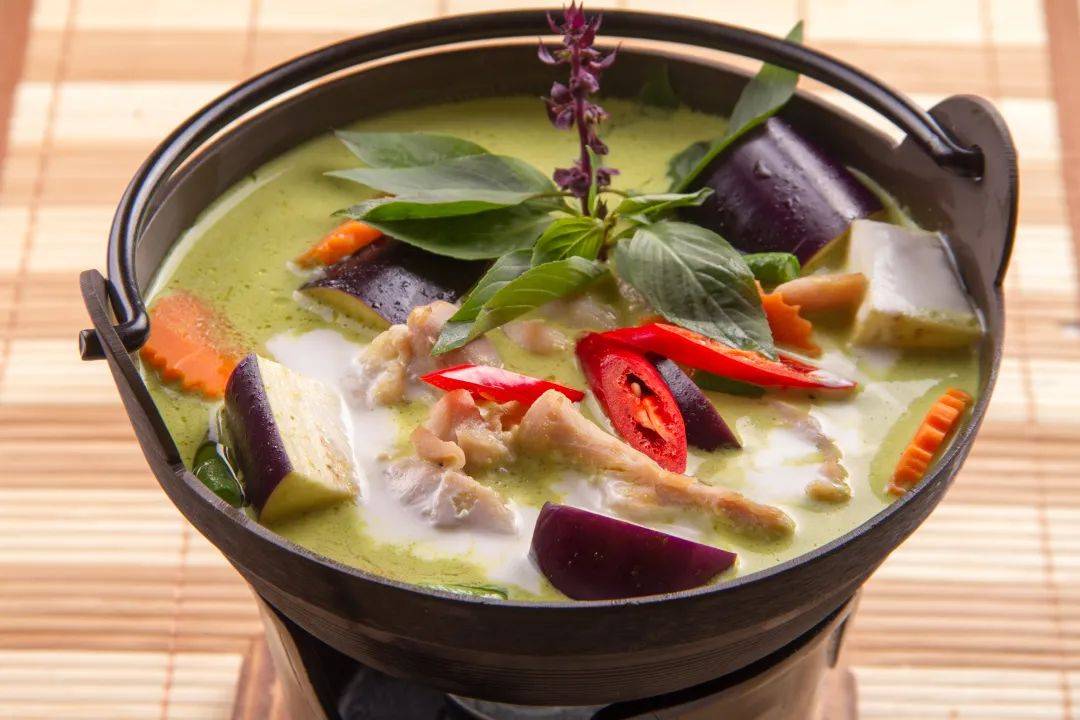 新加坡這家泰國餐館居然有100多種泰式料理@暹羅村!酸酸甜甜的口味嗨翻你的味蕾