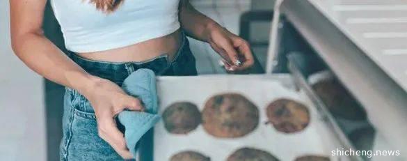 疫情当头！大家都开始当烘焙师了！烘焙材料店排长龙