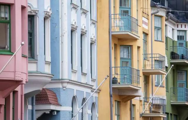 无条件每月发钱给国人,新加坡政府不是没想过,只是