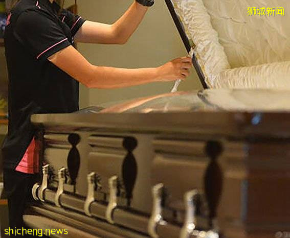 最年轻入殓师 20岁圆梦进殡葬业 