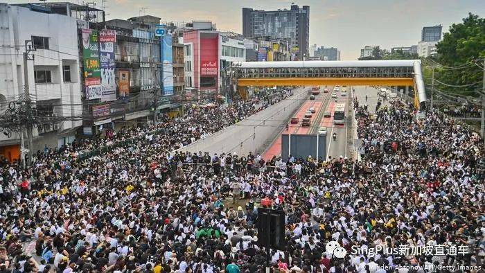 新加坡在抗疫，泰國也在“抗議”，這位鄰居是怎麽了