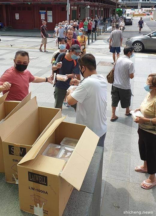 狮城餐厅老板阻断期送暖‧天天派饭让老人温饱