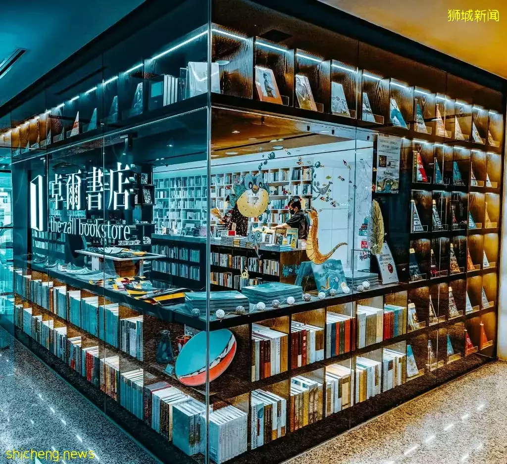 烏節路網紅中文書店,酷炫書架空間、還有免費畫展可以看!看書讀書也可以超酷的好嘛