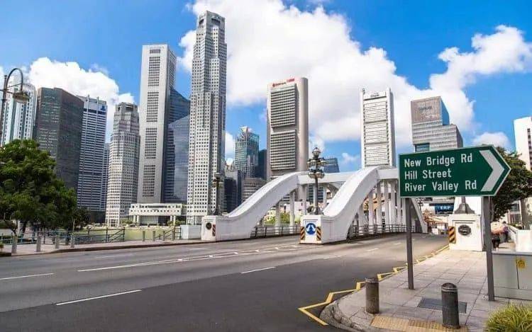 如何成爲新加坡首富？這篇文章裏或許能找到答案