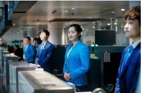 “小光棍”节,新加坡直飞中国江苏无锡起航,大闸蟹我来了