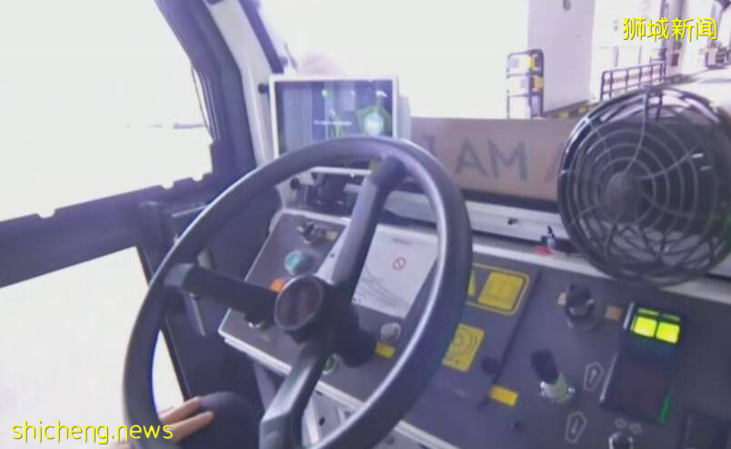 太帥了！新加坡樟宜機場迎來“無人駕駛行李車”！賊酷炫、滿滿科技感