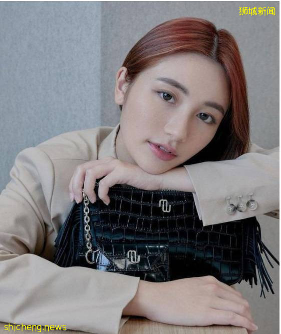 新加坡走红的富二代凭啥整天炫富，原来她妈才是名媛炫富的祖宗