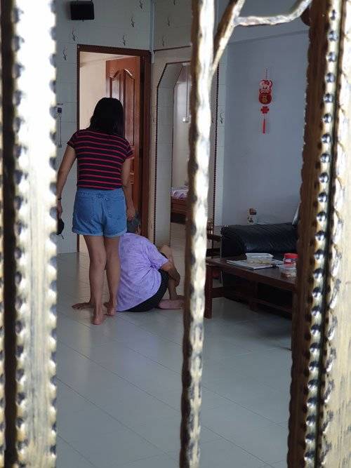 八旬阿嬷害怕疼痛 沖涼碰水淒厲尖叫