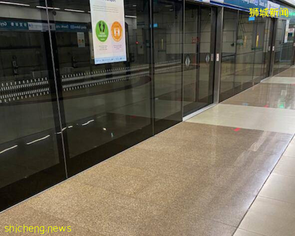 新加坡清洁工短缺组屋区垃圾成堆，这才是疫情下真实的新加坡