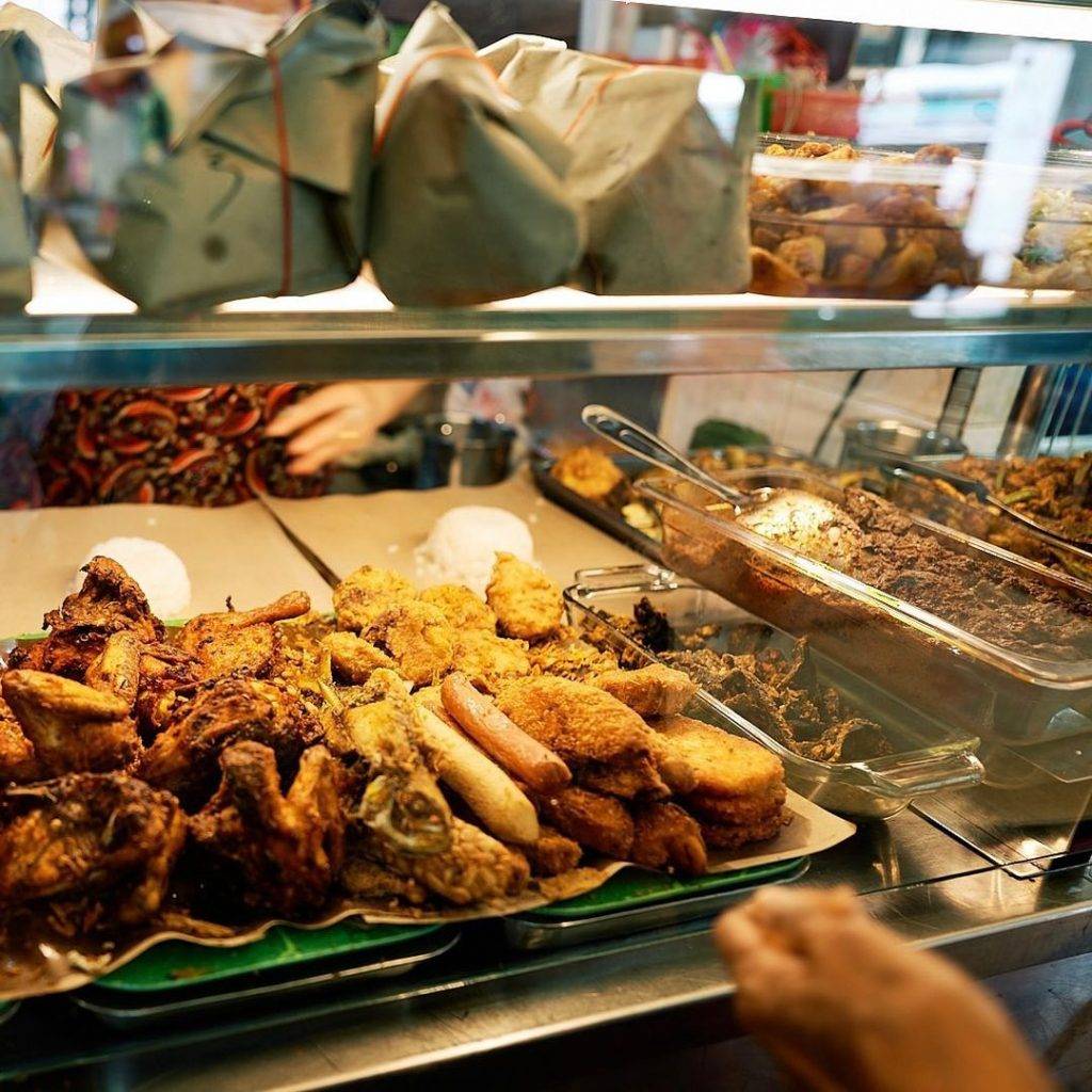 34年不起价👏 大巴窑爆火S$1椰浆饭!煎蛋+炸鸡配Sambal🤤 早午晚餐都想吃